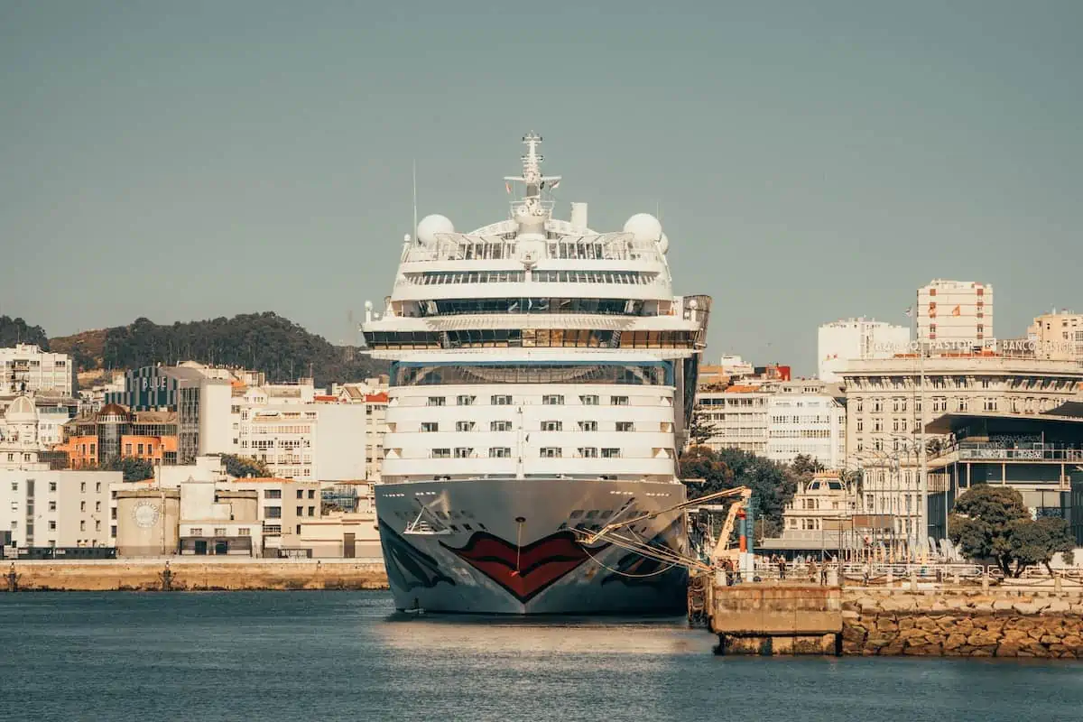 A cruise ship in Naples for Amalfi and Positano