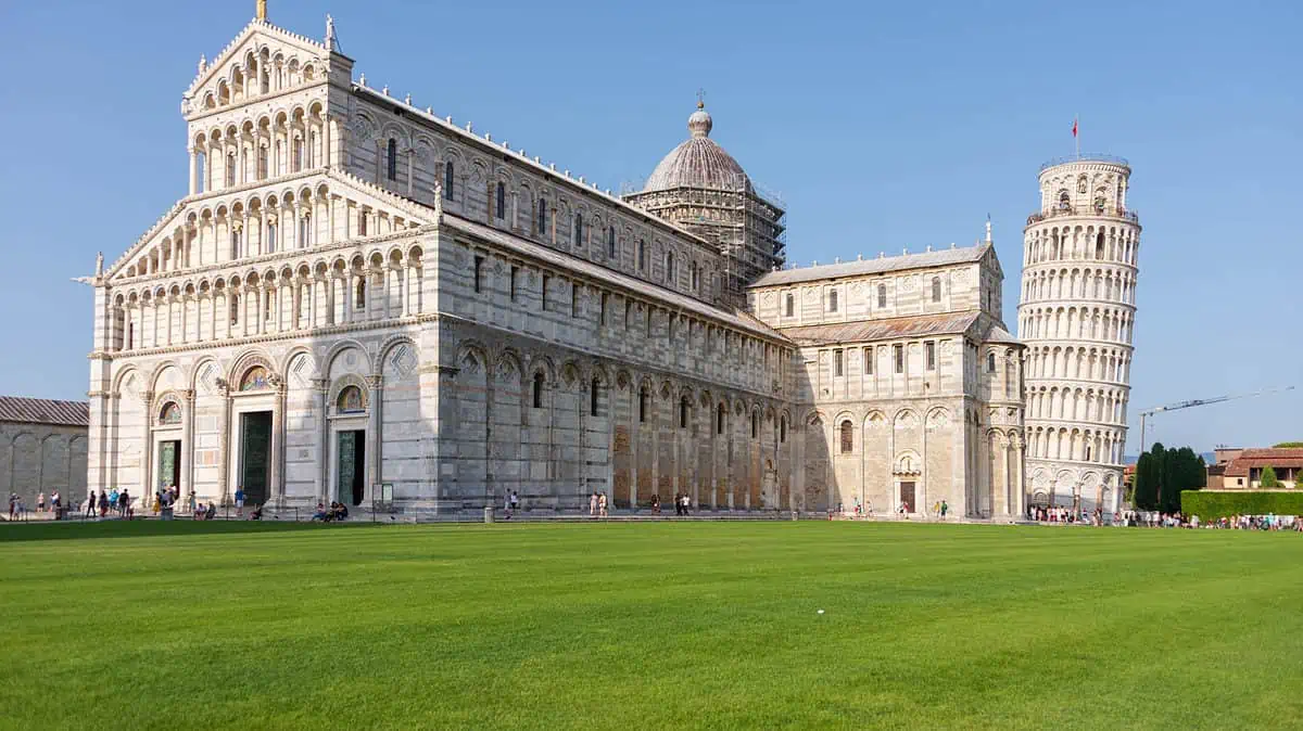 Pisa Domkyrkan och det lutande tornet