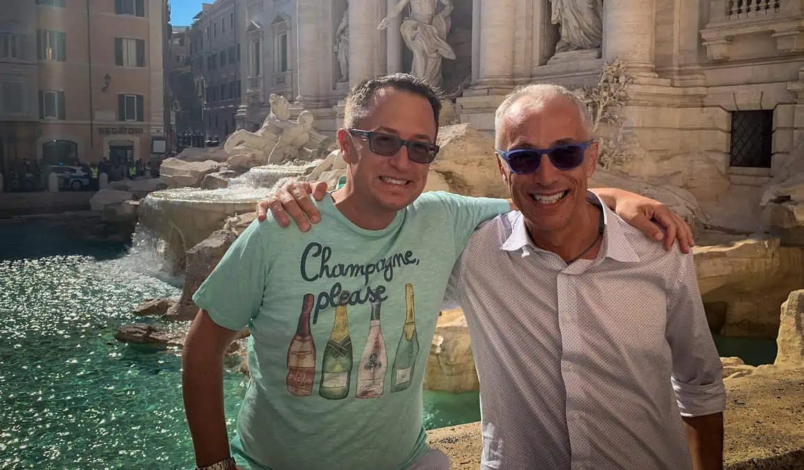 里克和安德烈在罗马的特雷维喷泉。
