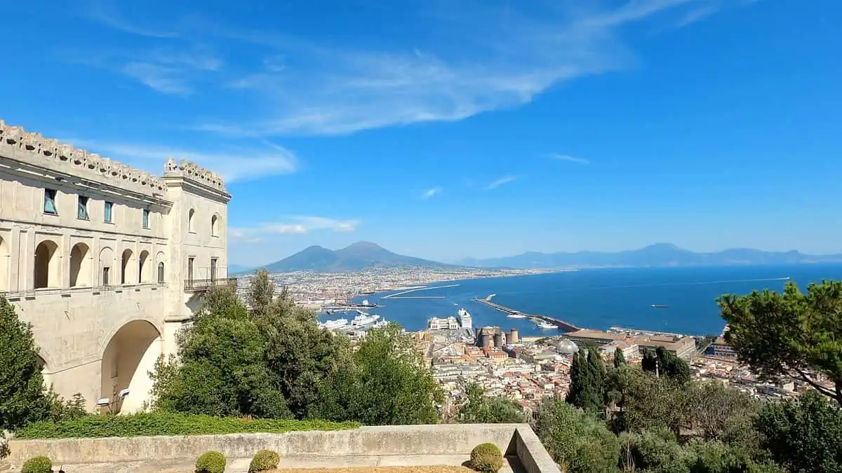 Neapel utsikten från Certosa