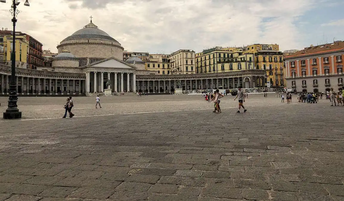 Nápoles Piazza Plebiscito