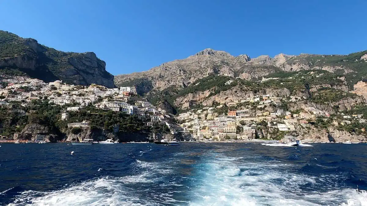 Kuinka päästä Roomasta Amalfin rannikolle (Helppo tapa)