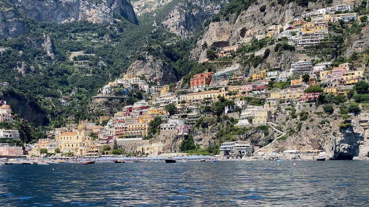 Kaunis Positano Amalfin rannikolla