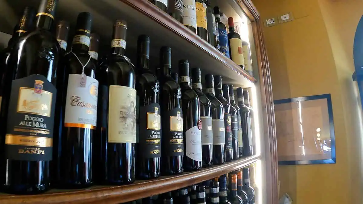 wine tasting in Tuscany