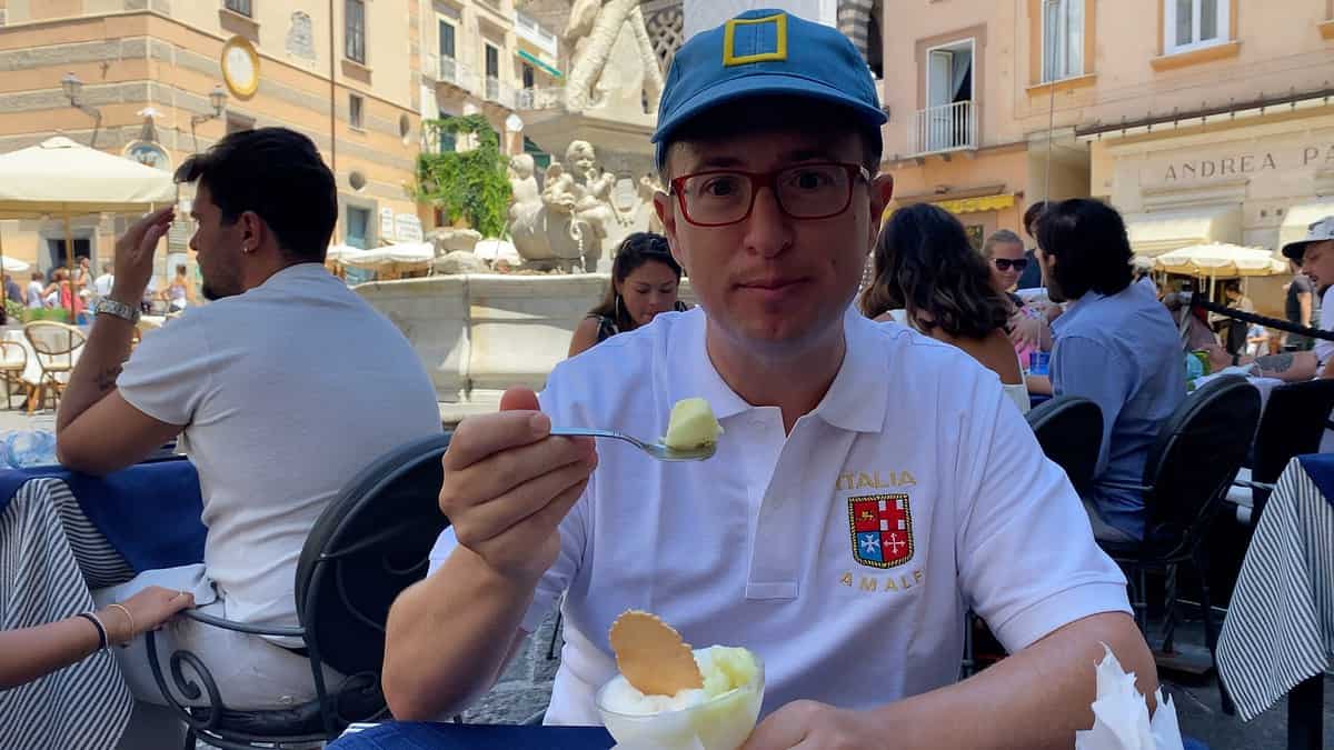Rick eating in Amalfi