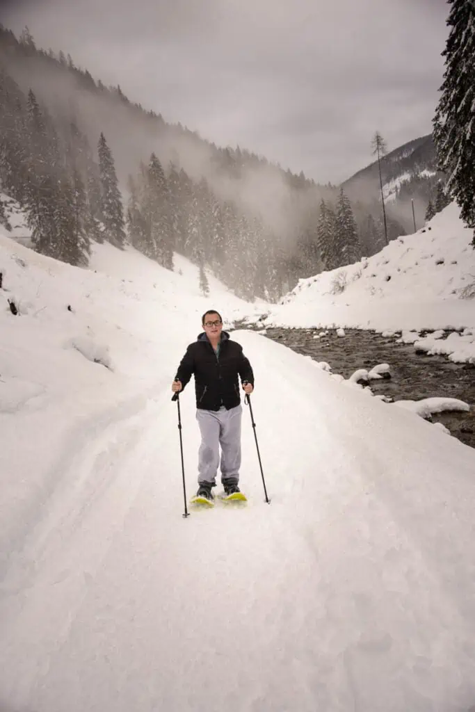 Rick snowshoeing στο Val di Rabbi