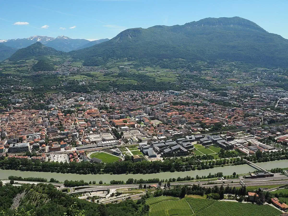 Vista aérea de Trento, Italia